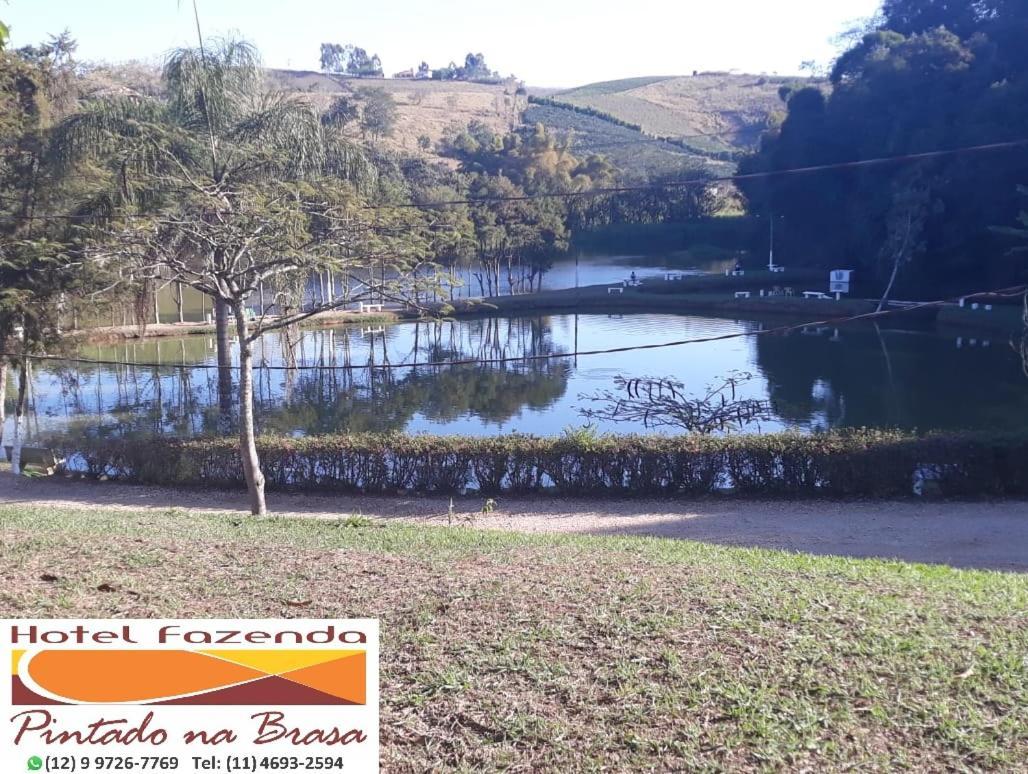 Hotel Fazenda Pintado Na Brasa Guararema Buitenkant foto